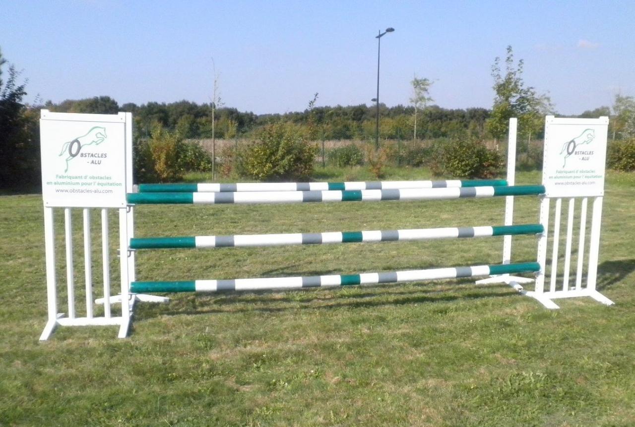 obstacle publicitaire pour jumping